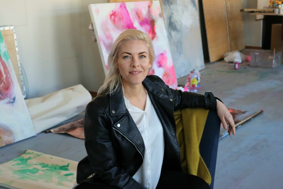 Kristine Hasseløy har holdt til i sitt atelier i Drammen sentrum i tre år. Atelierbesøk hos Kristine Hasseløy.