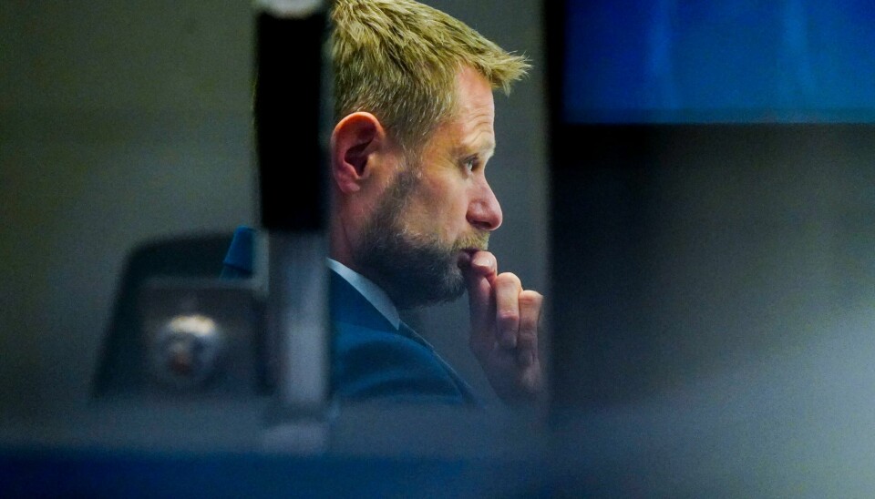 – Nå vet vi at vaksinerte personer sjelden fører smitten videre til andre. Det gjelder også de som har tatt første dose, sa helseminister Bent Høie (H) under onsdagens pressekonferanse.