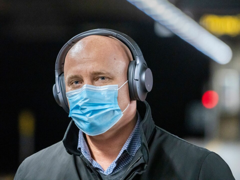 Vi vet aldri hva dråpen er for en annen, men vi har alle vårt under pandemien, og vi har alle glass som er faretruende fulle av frustrasjon, skriver vår spaltist. Det var flere som valgte å gå med munnbind i Oslo sentrum torsdag.