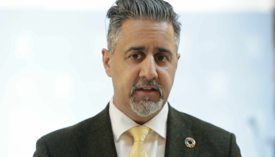 Abid Raja og regjeringen svarer fotballen neste fredag. Foto: Berit Roald / NTB