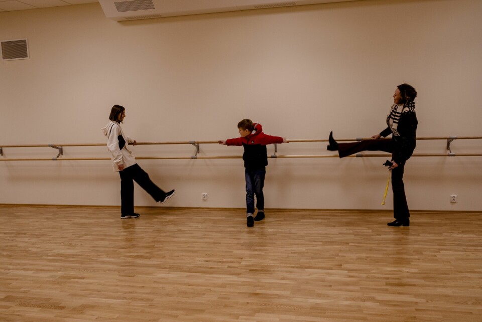 I to og et halvt år har elevene ved Vestli skole bare hatt gym ute, i all slags vær. Nå har de fått en stor flerbrukshall og til og med et eget rom for dans. I to og et halvt år har elvene ved Vestli skole bare hatt gym ute, i all slags vær. Nå har de fått en stor flerbrukshall og til og med et eget rom for dans.