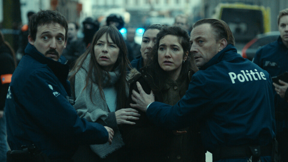 Et bankran blir til et gisseldrama i denne belgiske serien som er på 12 episoder. Et bankran blir til et gisseldrama i denne belgiske serien som er på 12 episoder