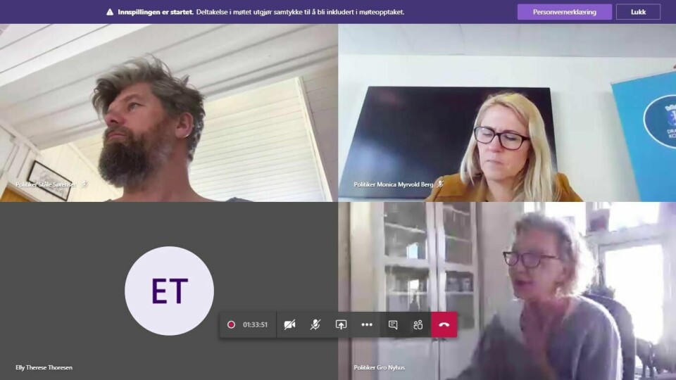 Varaordfører Ståle Sørensen (MDG) var ikke videre fornøyd med kommunens første heldigitale møte, som han mener ble plaget av diverse teknologiske utfordringer. Ordfører Monica Myrvold Berg (Ap) var hakket mer fornøyd. Her sammen med Sp-politiker Gro Nyhus.