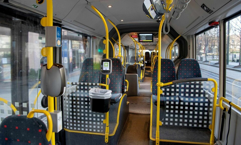 I Oslo kjører bussene mer eller mindre tomme i disse koronatider, og Ruter mistet over natta 90 prosent av billettinntektene etter 12. mars. Foto: Mimsy Møller