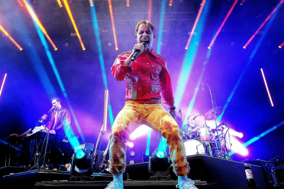 Sondre Justad er en av dem som opptrer på flest festivaler i sommer. Sondre Justad er en av dem som opptrer på flest festivaler i sommer.