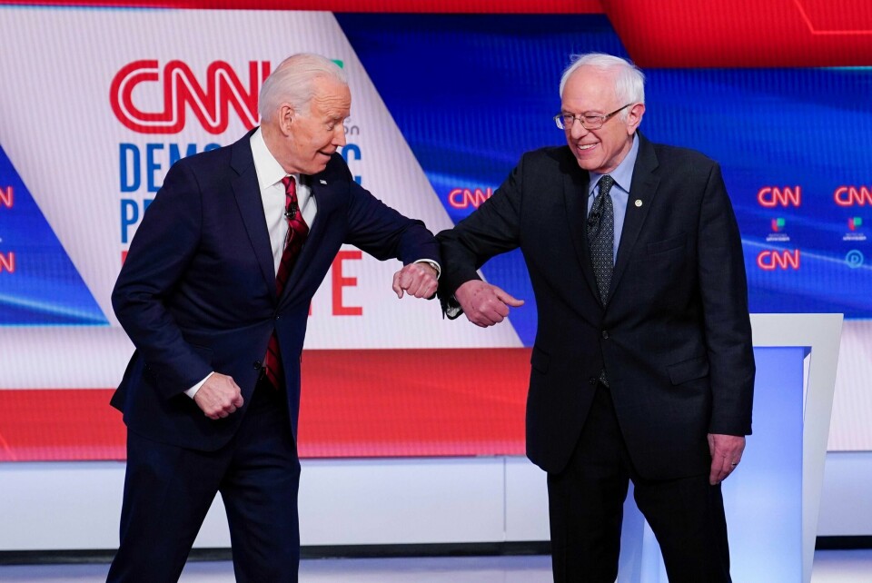 Tidligere visepresident Joe Biden og Vermont-senator Bernie Sanders under Demokratenes siste debatt, som ble holdt i CNNs studio uten publikum 15. mars.