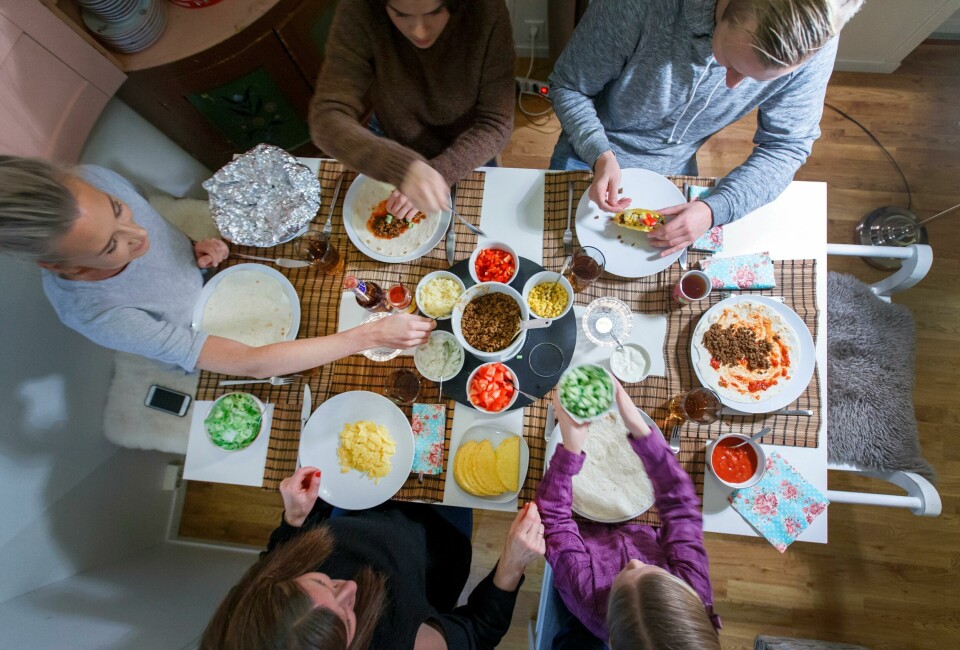 Spise sammen, spise sunt, tenke nytt. Men viktigst av alt i perioden 2010 til 2019: Har du husket å ta bilde av maten først og legge det på Instagram? TRONDHEIM 20161216.
Taco fredag. Kjøtteig, ost, løk, mais, tomat, paprika, salat og agurk.
Modellklarert til redaksjonell bruk.
Foto: Gorm Kallestad / NTB scanpix