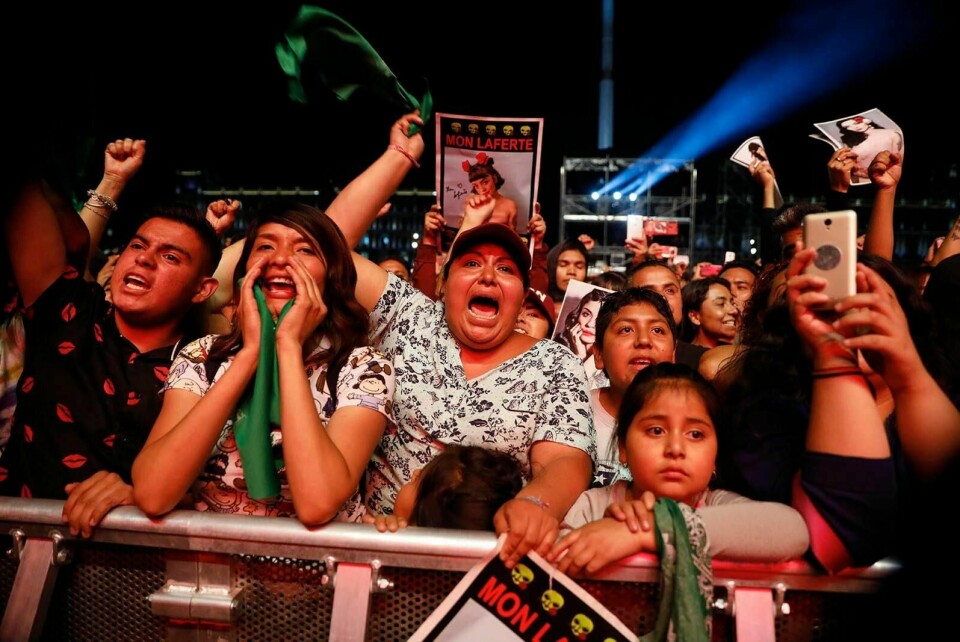 Dagen før den internasjonale kvinnedagen protesterte disse kvinnene i Mexico mot økende vold og drap på kvinner og jenter. Foto: Rebecca Blackwell/NTB scanpix