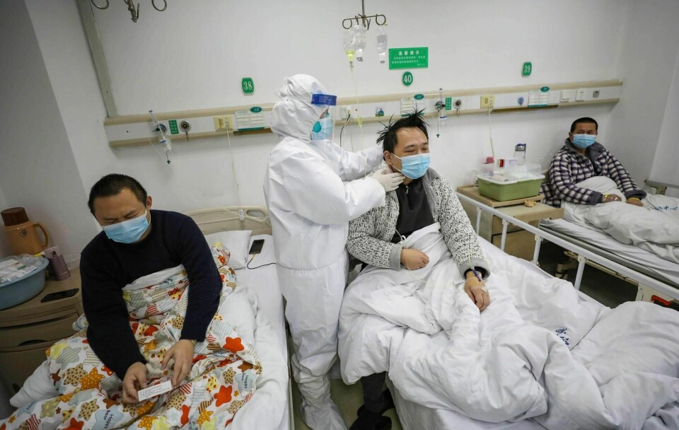 Wuhan, byen der koronaviruset først ble påvist, har revidert tallet på døde og øker det nå med 1.290 til 3.869, opplyser lokale myndigheter. Tallet på smittede oppjusteres med 325 tilfeller.