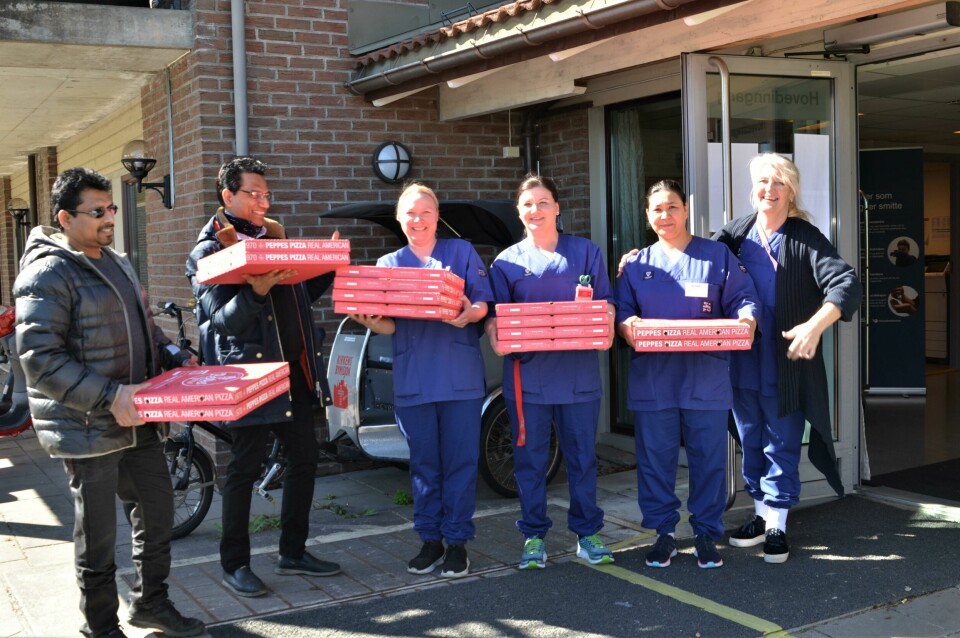 Sunil spanderte pizza på helsearbeidere ###