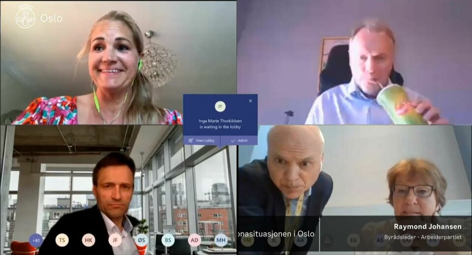 Bystyret på Teams. Fra øverst til venstre: Cecilie Lyngby (FNB), Raymond Johansen (Ap), Arild Hermstad (MDG) og direktør for bystyresekretariatet, Lars Arne Ryssdal som sniker seg med sammen med ordfører Marianne Borgen (SV). FOR ORDENS SKYLD: Bildet er satt sammen av flere skjermbilder. Det var aldri FULLT så gøy samtidig. Bystyret på Teams. Fra øverst til venstre: Cecilie Lyngby (FNB), Raymond Johansen (Ap), Arild Hermstad (MDG) og direktør for bystyresekretariatet, Lars Arne Ryssdal som sniker seg med sammen med ordfører Marianne Borgen (SV). FOR ORDENS SKYLD: Bildet er satt sammen av flere skjermbilder. Det var aldri FULLT så gøy samtidig.