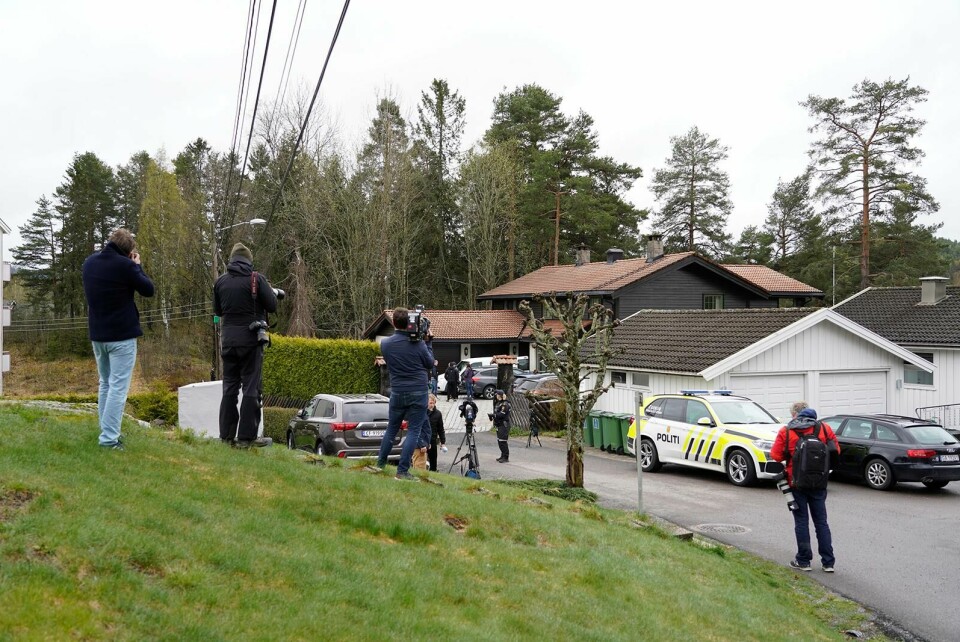 Tom Hagen ble tirsdag morgen arrestert, siktet for drap på kona Anne-Elisabeth Hagen eller medvirkning til drap. Umiddelbart etter arrestasjonen gikk teknikere i gang med å undersøke ekteparets bolig i Sloraveien 4 på Lørenskog. Foto: Heiko Junge/NTB scanpix Lørenskog 20200428.
Politiet har sperret av boligen til ekteparet Hagen i Sloraveien 4 på Lørenskog, etter at Anne-Elisabeth Hagens ektemann Tom Hagen ble pågrepet i en politiaksjon i Lørenskog. Hans kone har vært savnet i halvannet år.
Foto: Heiko Junge / NTB scanpix