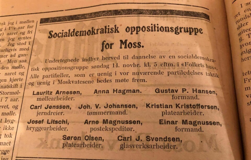 Denne annonsen i Moss Socialdemokrat 10. november 1920 utløste en stormfull tid i Moss Arbeiderparti. En usedvanlig sterk opposisjonsgruppe i Moss Arbeiderparti utfordret både den lokale og den sentrale partiledelsen. Striden endte i en bitter splittelse av partilaget i Moss. Faksimile fra Moss Socialdemokrat.