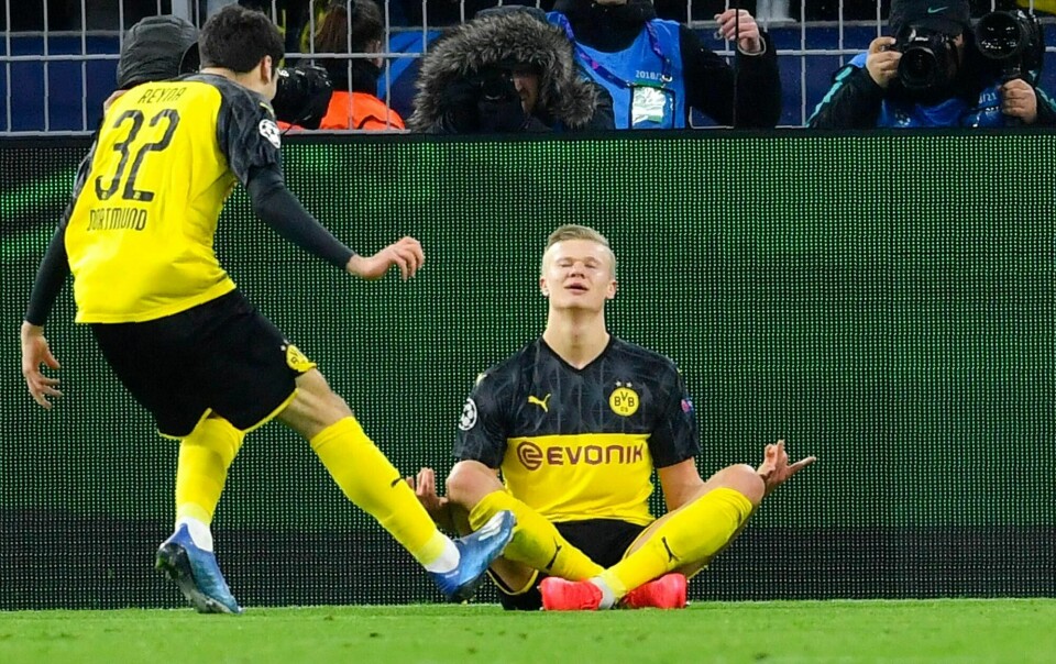 Erling Braut Haaland feiret på dette viset etter målet i mesterligaoppgjøret mot Paris Saint Germain i Dortmund. Foto: Martin Meissner / AP / NTB scanpix