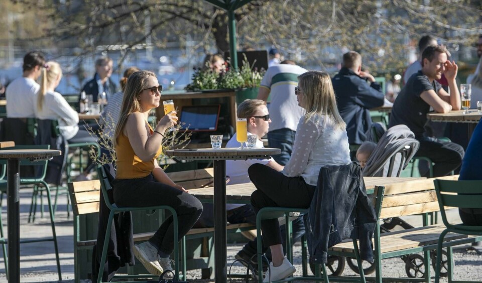 Sverige har hatt færre restriksjoner og langt flere dødsfall enn resten av Norden, men tidligere statsepidemiolog Johan Giesecke sier det vil jevne seg ut på sikt og de som stengte samfunnet tidlig vil oppleve flere dødsfall senere, når de åpner opp igjen. Illustrasjonsfoto.