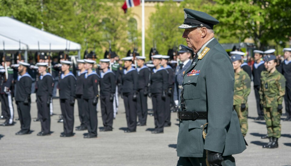 Kong Harald på markeringen av frigjøringsdagen og nasjonal veterandag på Akershus festning 8. mai i fjor.