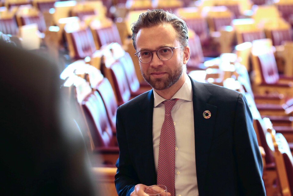 Kommunalminister Nikolai Astrup (H) mener det rødgrønne Oslo-byrådet ikke trenger å kutte i velferden.