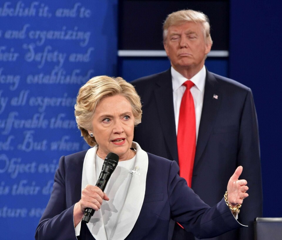 Hillary Clinton beklaget at valgkampen i 2016 mot Donald Trump hadde blitt så stygg. Nå fire år etter gjentar Trump vinnerstrategien med personangrep og ville, grunnløse påstander. Foto: Paul J. Richards/NTB scanpix