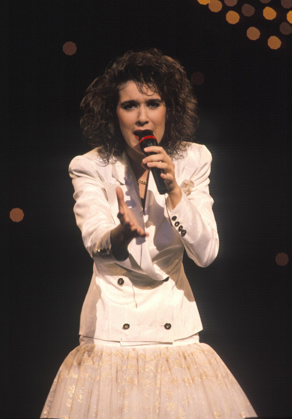Céline Dion under Eurovision i Dublin i 1988. Céline Dion under Eurovision i Dublin i 1988.