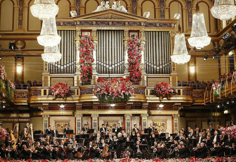 Nyttårskonserten fra Musikverein i Wien, her med Daniel Barenboim som dirigent for Berlinfilharmonikerne. FOTO: DIETER NAGL/NTB SCANPIX