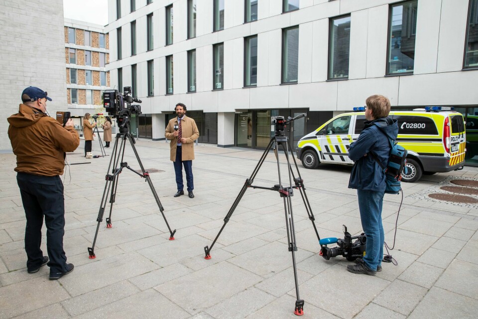 Pressen er på plass før straffesaken mot draps- og terrorsiktede Philip Manshaus starter i Asker og Bærum tingrett. Foto: Terje Pedersen / NTB scanpi