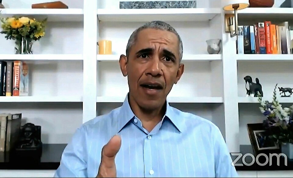 Tidligere president Barack Obama holdt onsdag et direktesendt folkemøte på nett.