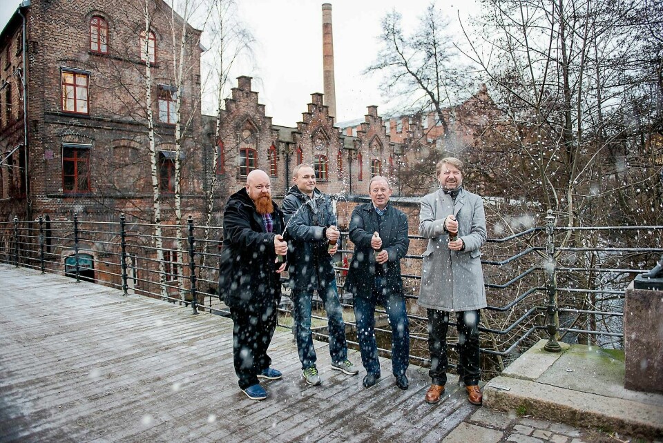 Til neste år skal det brygges øl ved Akerselva. Fra venstre: Kristian Ivsett Johnsen, Morten Øvland, Knut Johannessen og Henning Thoresen.