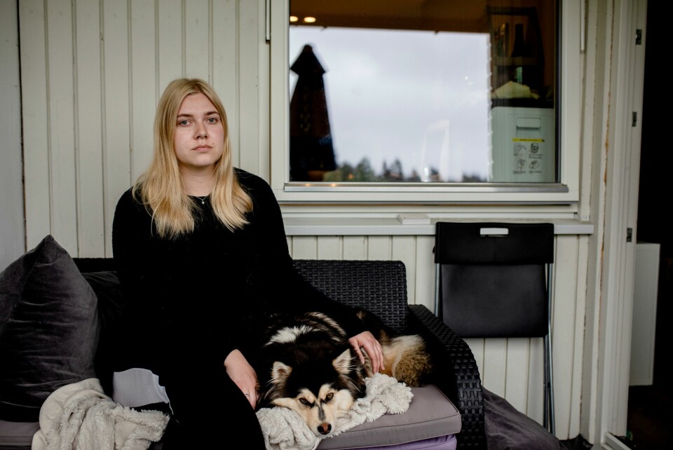 Fastlegen mente Anniken Larsen Dihle er 100 prosent arbeidsufør. Nav konkluderte med at hun var frisk nok til å jobbe og viste til at hun har vært på ferie. Etter at Dagsavisen skrev om saken, snudde Nav i klagesaken. Fastlegen mente Anniken Larsen Dihle er 100 prosent arbeidsufør. Nav konkluderte med at hun var frisk nok til å jobbe og viste til at hun har vært på ferie. Etter at Dagsavisen skrev om saken, snudde Nav i klagesaken.