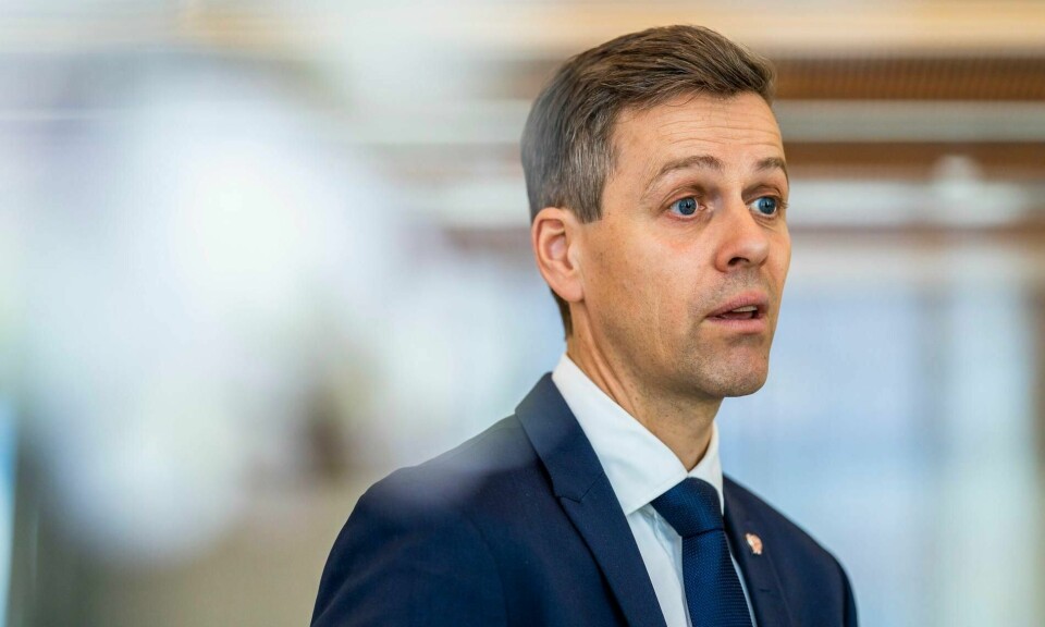 Samferdselsminister Knut Arild Hareide (KrF) kommer med oppdatert smitteveileder.