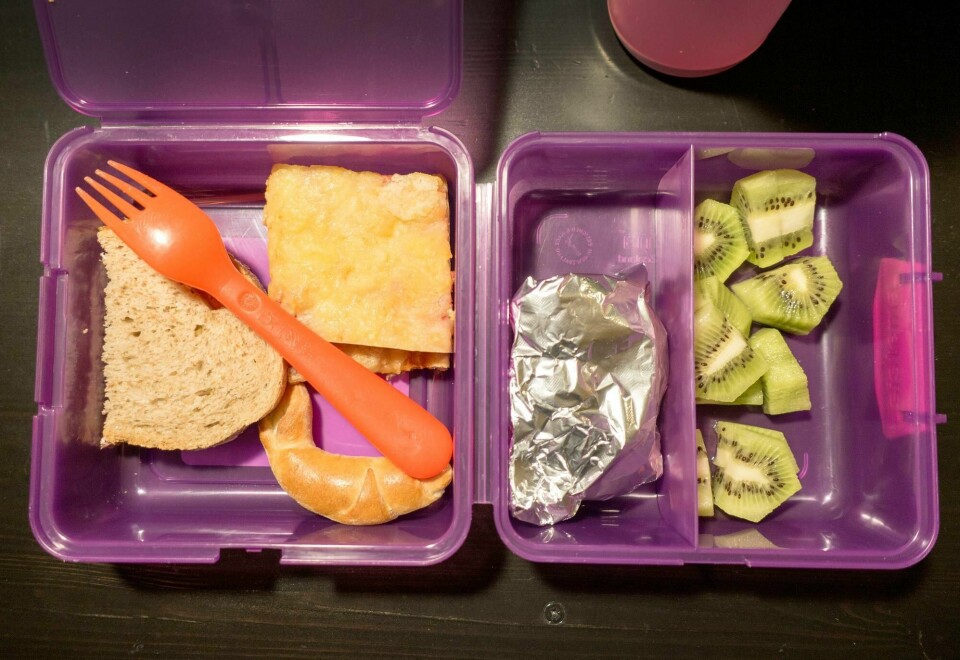 Samme dag som Ap i Stavanger kunne juble over å ha innfridd løftet om å starte opp med gratis skolemat, var Ap i Drammen med på å stemme over å utsette en prøveordning i Drammen på ubestemt tid.