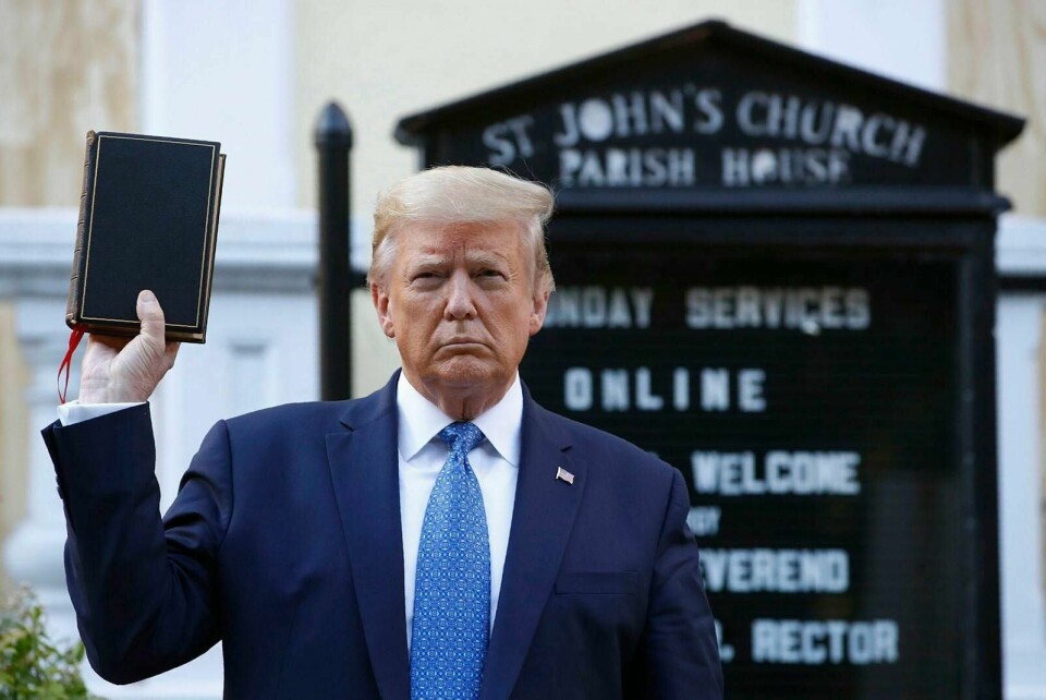 Donald Trump og bibelen. Foto: Patrick Semansky/NTB scanpix