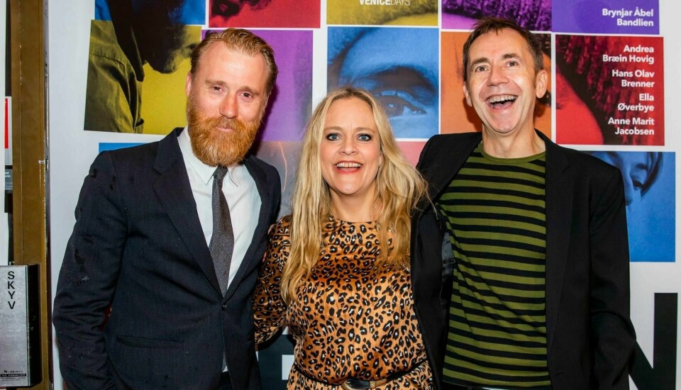 Skuespillerne Thorbjørn Harr og Henriette Steenstrup sammen med regissør Dag Johan Haugerud før festpremieren til filmen «Barn» på Klingenberg kino i Oslo i fjor høst.