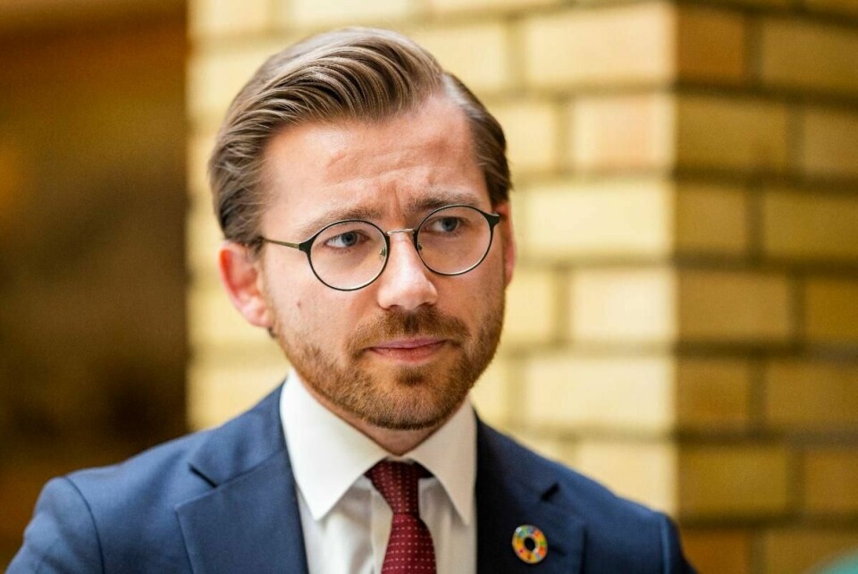 Klima- og miljøminister Sveinung Rotevatn (V) er oppmuntret av SSBs tall over nedgangen av utslipp i Norge i fjor.