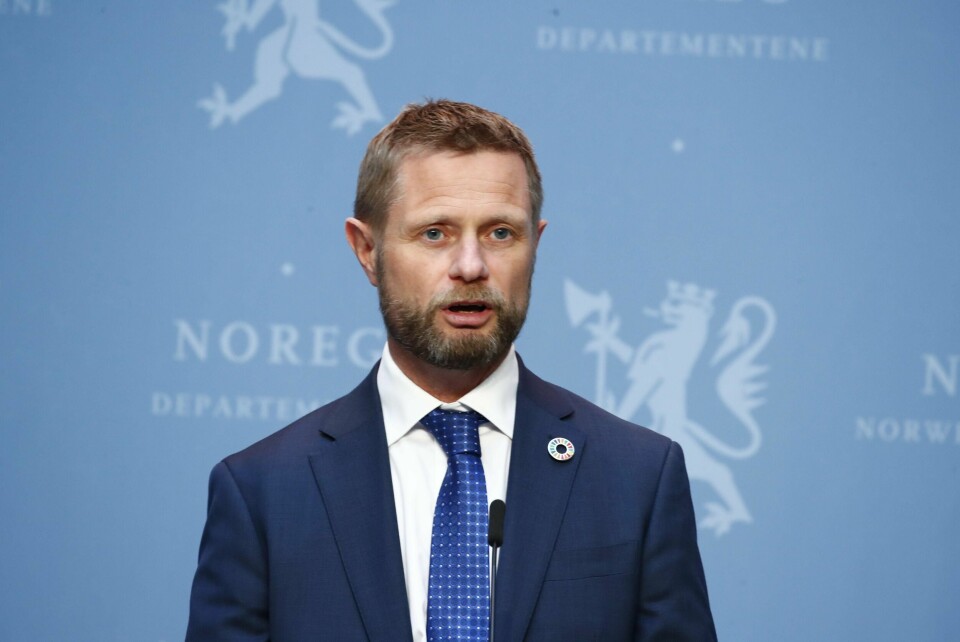 Helse- og omsorgsminister Bent Høie og justis-og omsorgsminister Monica Mæland under Regjeringens pressekonferanse i forbindelse med Koronasituasjon.