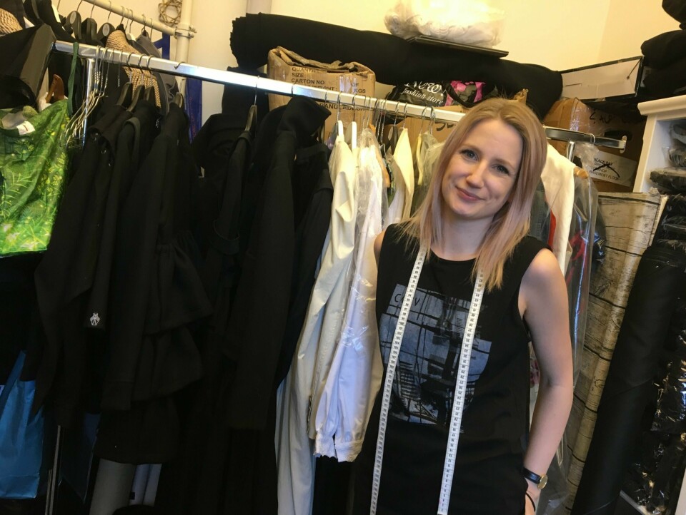 – Som klesdesigner er jeg maktesløs. Men med bunadsøm kan jeg faktisk gjøre en forskjell, sier designer Siri Sveen Haaland.