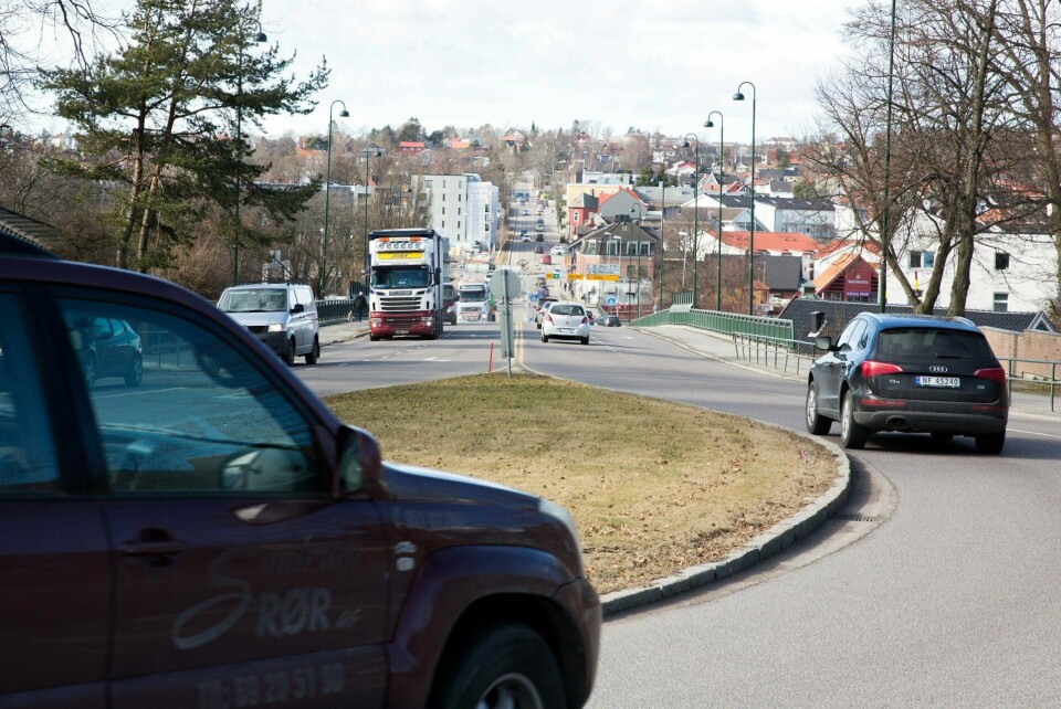 FLASKEHALS: Det korker seg ofte på riksvei 19 gjennom Moss, mye på grunn av trafikk til og fra Bastøferja.