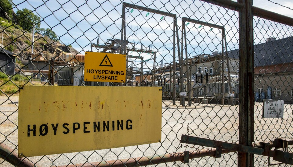 Haldenreaktoren, verdens eldste tungtvannsreaktor, ble onsdag besluttet nedlagt. Her er et avsperret område på tomten der atomreaktoren befinner seg 100 meter inne i Månefjellet.