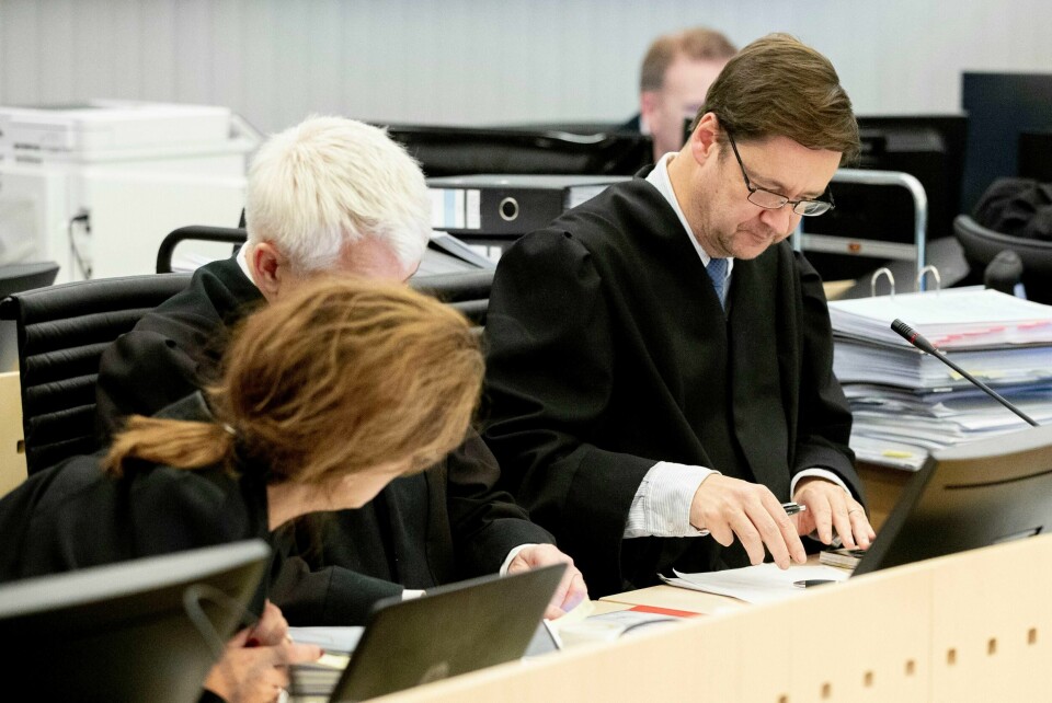 Eirik Jensens forsvarerteam, John Christian Elden (t.h), Sidsel Katralen og Thomas Randby, har gjort det de kan for å så tvil om Eirik Jensen er skyldig i grov korrupsjon og medvirkning til innførsel av tonnevis av hasj. Foto: Fredrik Hagen / NTB scanpix