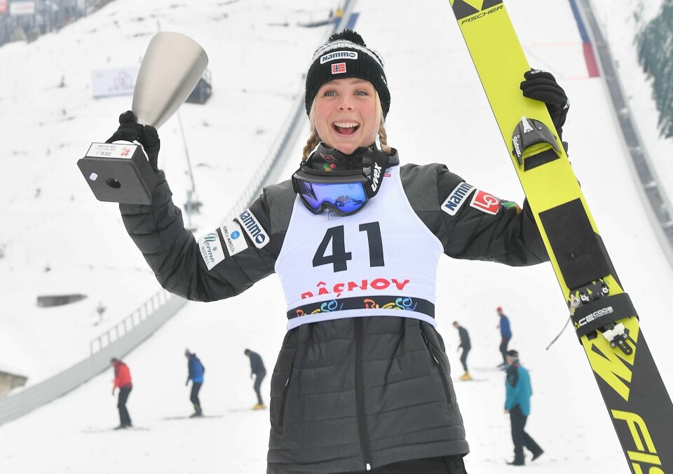 Maren Lundby hoppet to gode hopp og vant overlegent i rumenske Rasnov lørdag.