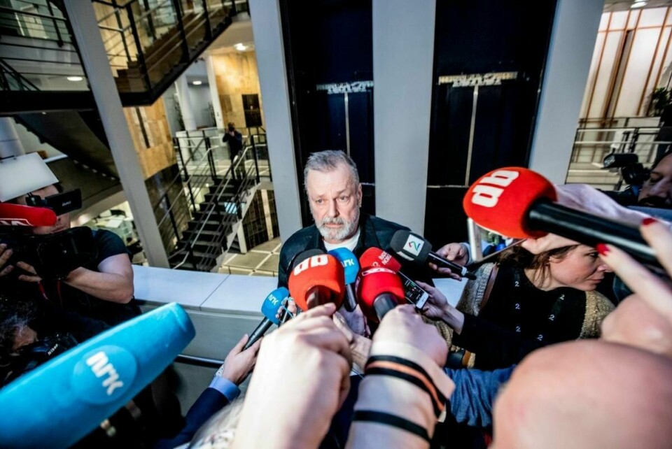 Eirik Jensen uttaler seg til pressen etter at fagdommerne i Borgarting lagmannsrett satt til side juryens kjennelse i Jensen-saken. Foto: Gorm Kallestad / NTB scanpix