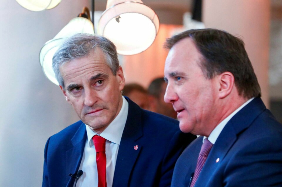 Stefan Löfven (t.h.) får kritikk for at hans nye regjering går langt til høyre. Alternativet ville ha vært mye verre, mener Arbeiderpartiets leder, Jonas Gahr Støre.