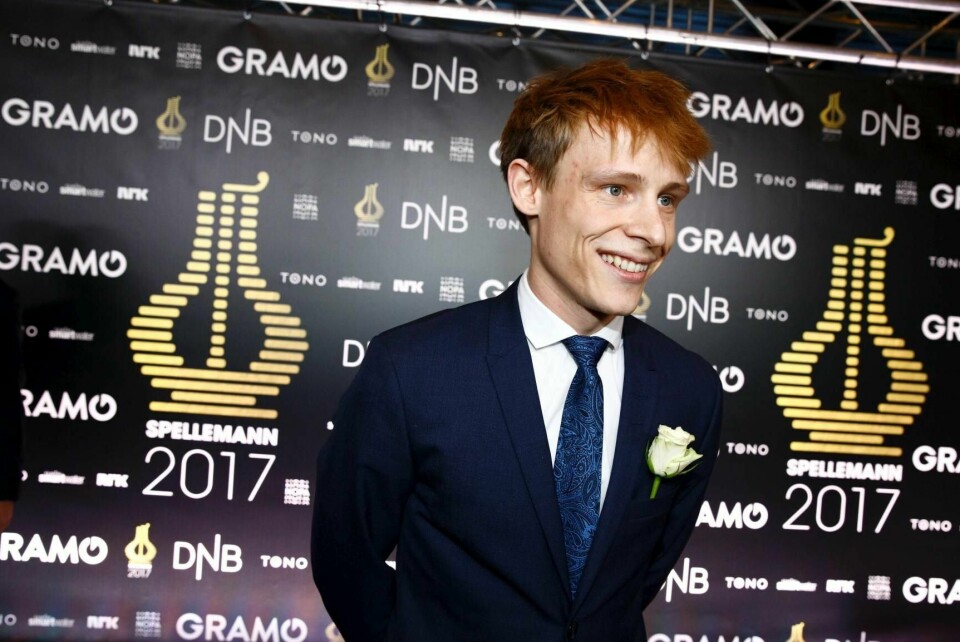 Sondre Justad da han ankom Spellemannprisarrangementet i 2018. Også i år kan han ta på seg findressen og håpe på gevinst for en av sine tre nominasjoner.