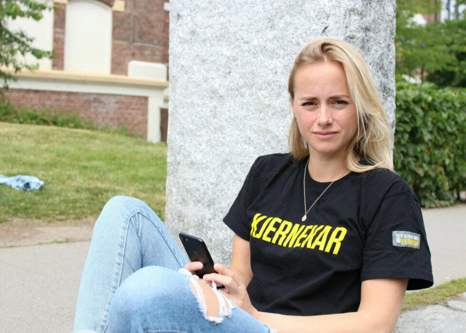 «Helsesista» tror det viktigste er å snakke med de unge. – Jeg snakker om vanskelige ting med humor, glede og et helt vanlig språk, på deres egen plattform, sier Tale Maria Krohn Engvik. «Helsesista» tror det viktigste er å snakke med de unge. – Jeg snakker om vanskelige ting med humor, glede og et helt vanlig språk, på deres egen plattform, sier Tale Maria Krohn Engvik.