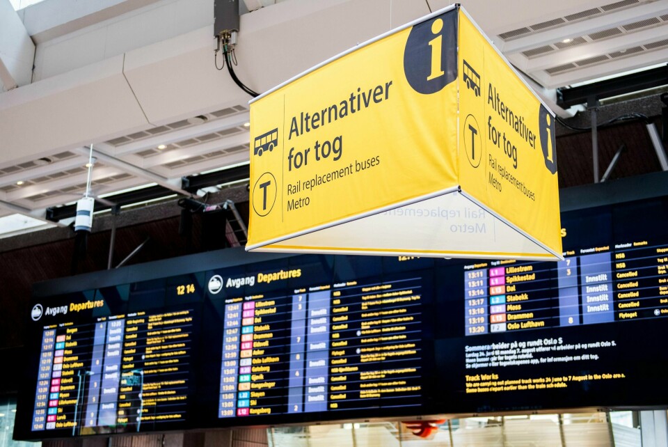 Oslo 20170728.
Mange tog er innstilt og erstattes med buss på Oslo Sentralstasjon i forbindelse med planlagte arbeider denne sommeren.
Foto: Jon Olav Nesvold / NTB scanpix