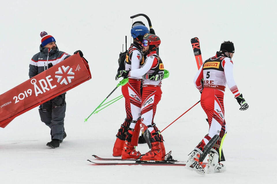 Østerrikerne feirer trippelseier, mens VM-arrangøren rigger ned....