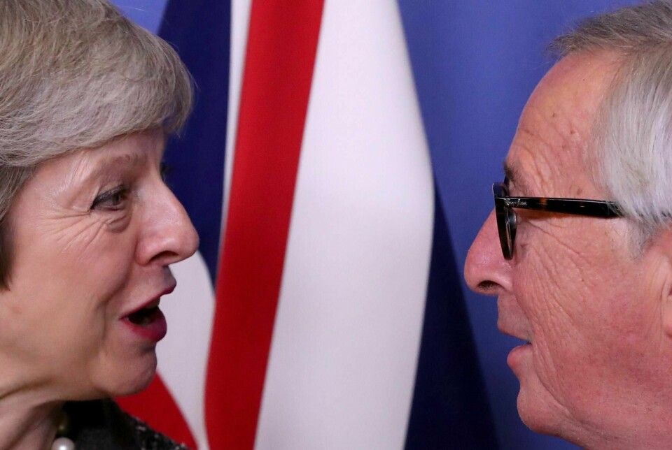 Storbritannias statsminister Theresa May sammen med EU-kommisjonens sjef Jean-Claude Juncker i Brussel tidligere i februar. Onsdag møtes de på nytt.