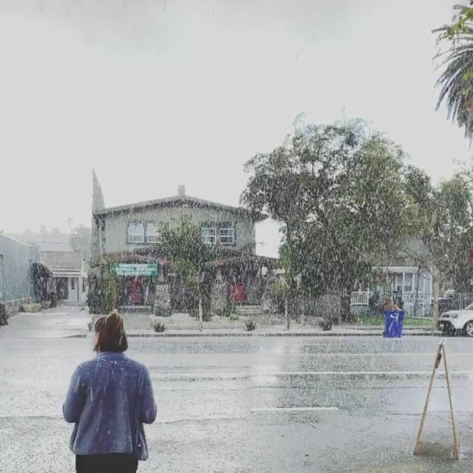 Snøen har dalt ned på vestkysten av USA de siste dagene. Her fra snøfall i Los Angeles, California. Foto: Reuters/NTB scanpix