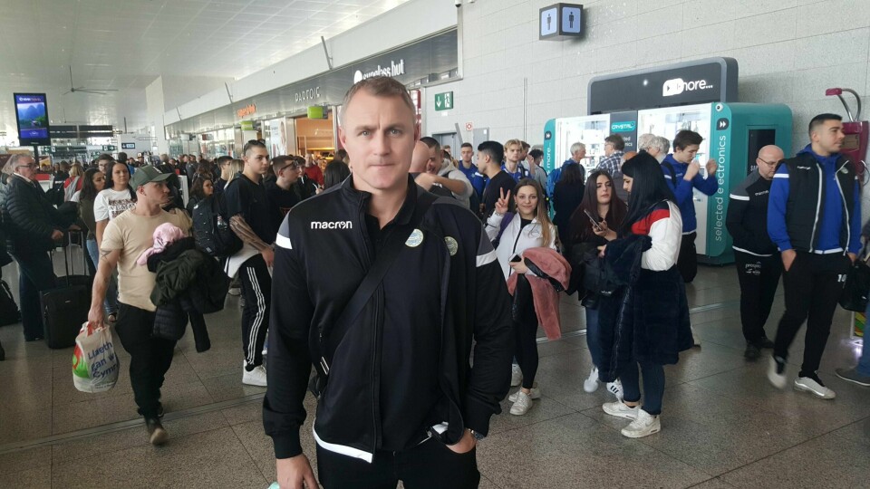 Sandnes Ulf-trener Bengt Sæternes og resten av laget ankom Spania for treningsleir på mandag. Foto: Pål Karstensen