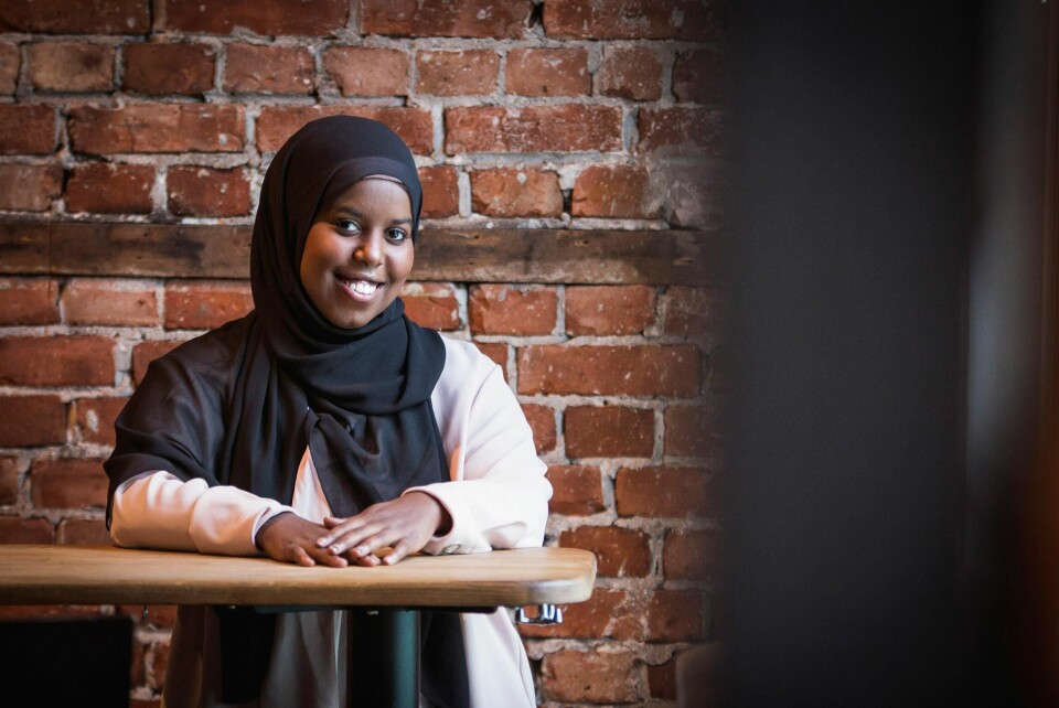 Samfunnsdebattant og forfatter Sumaya Jirde Ali, her i 2017 ved utgivelsen av sin første diktsamling «Kvinner som hater menn».