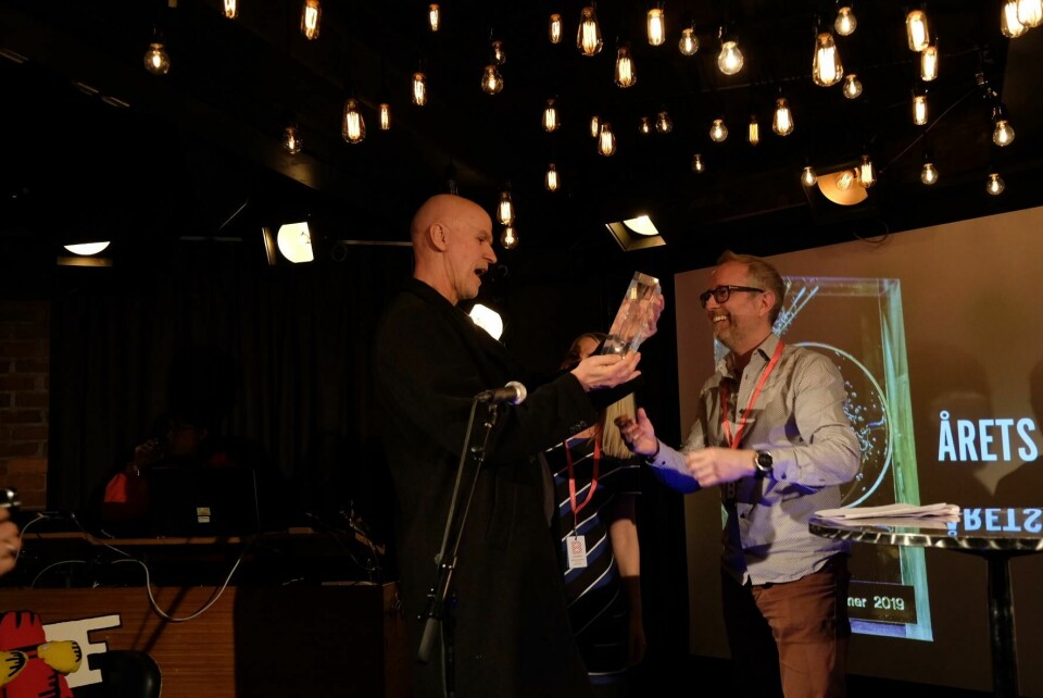 Dagsavisens Geir Rakvaag med Bård Vegar Solhjell fra Bylarm-styret ved tildelingen av Årets Bylarmer 2019 Dagsavisens Geir Rakvaag med Bård Vegar Solhjell fra Bylarm-styret ved tildelingen av Årets Bylarmer 2019